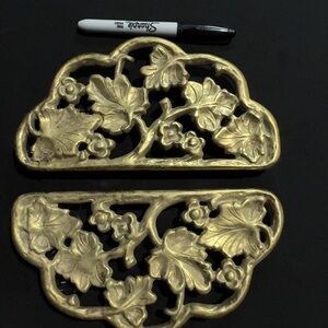 Vintage Harvin Brass Trivets Grapevine Floral 1920 Art Nouveau Kitchen Décor Set